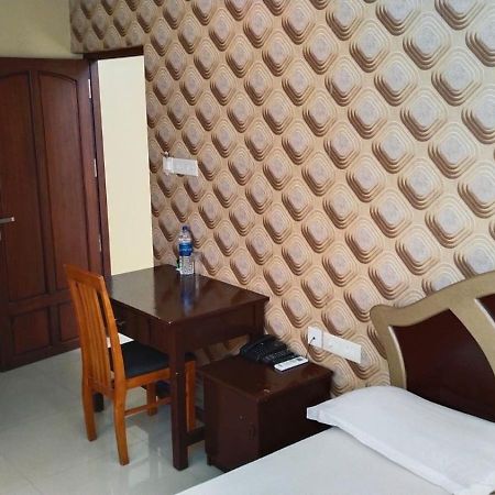 Hotel Falcon Thiruvananthapuram Exterior photo