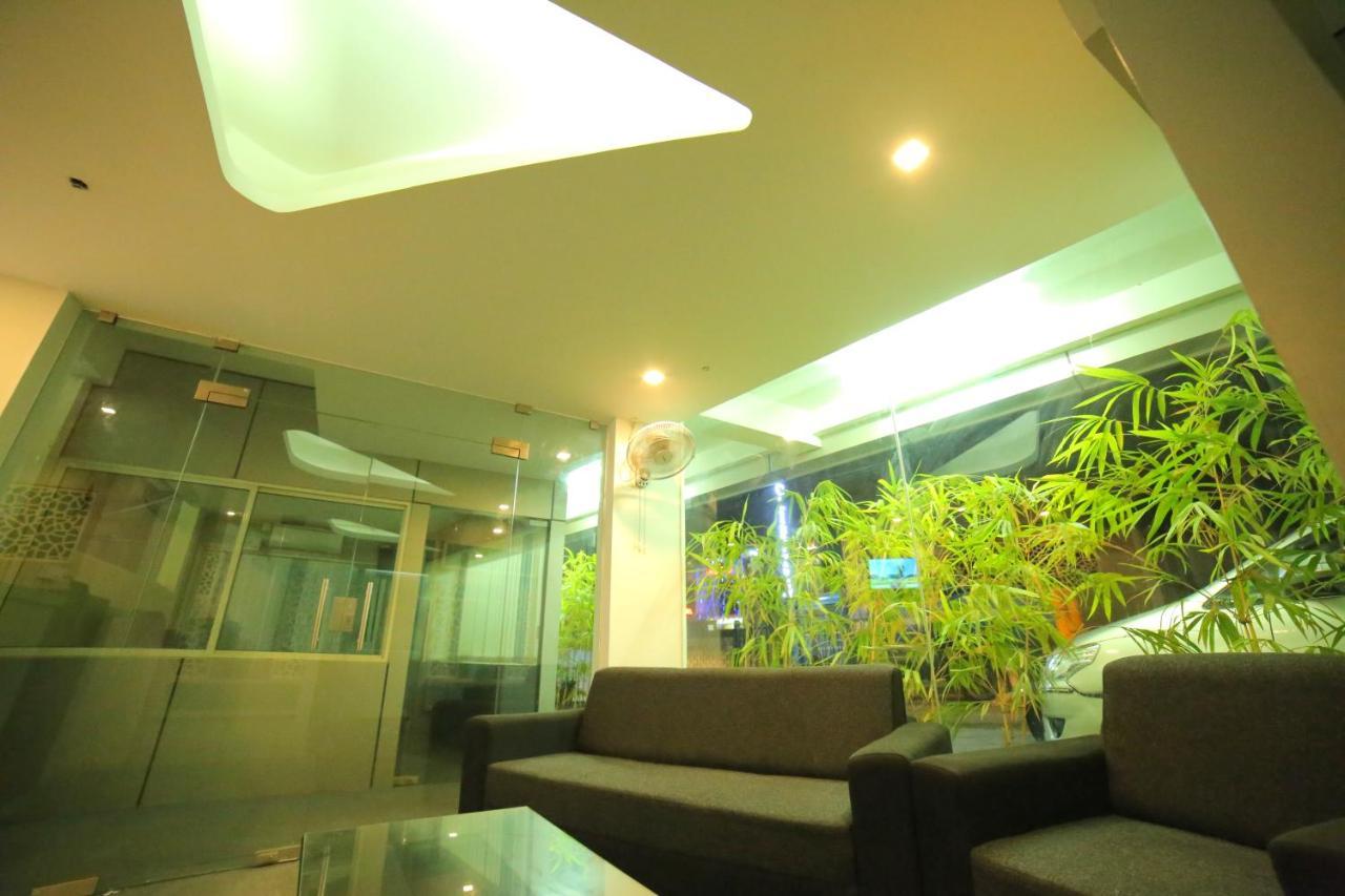 Hotel Falcon Thiruvananthapuram Exterior photo