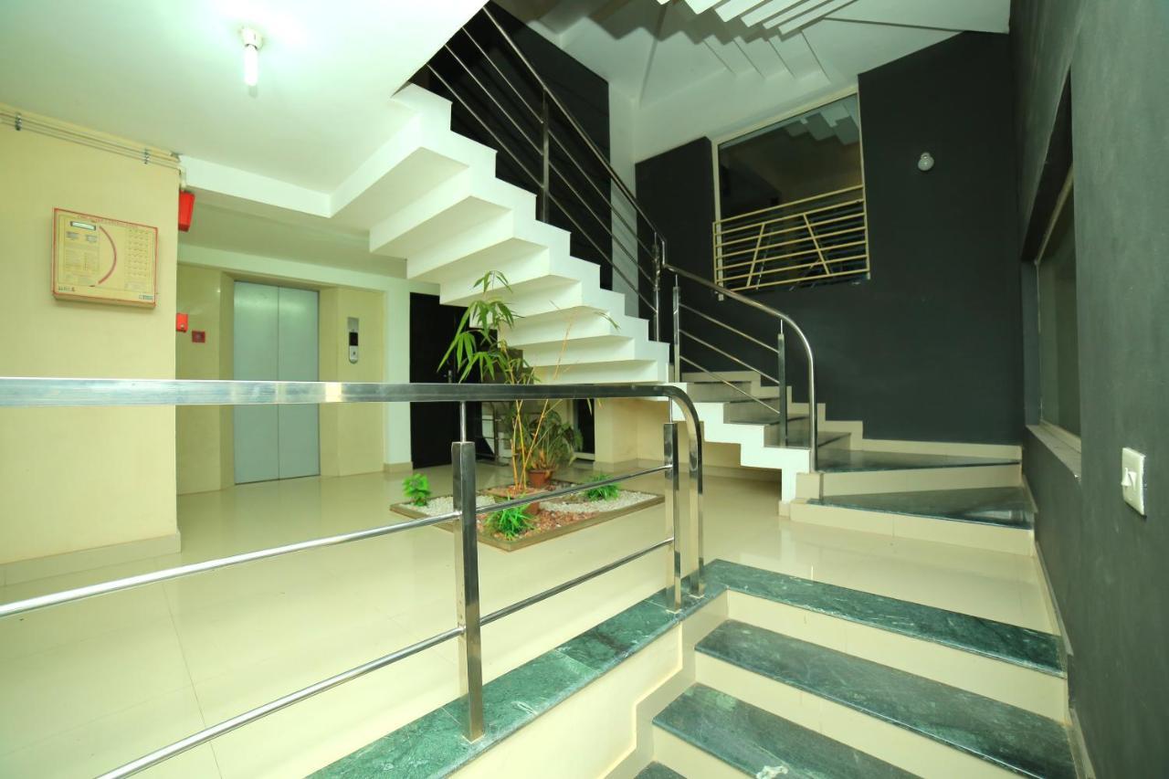 Hotel Falcon Thiruvananthapuram Exterior photo