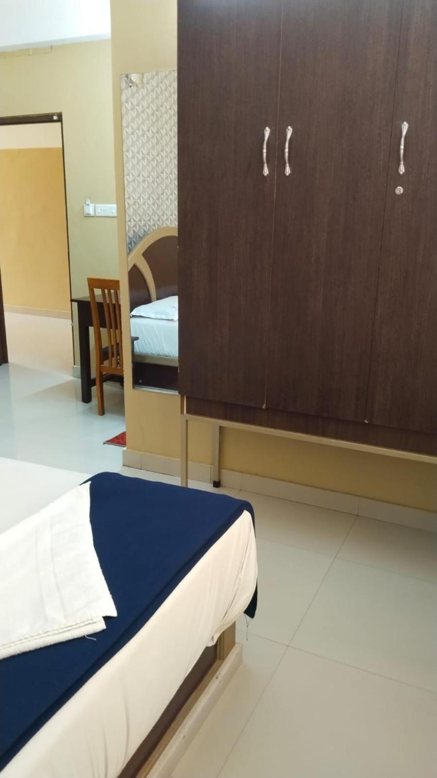 Hotel Falcon Thiruvananthapuram Exterior photo